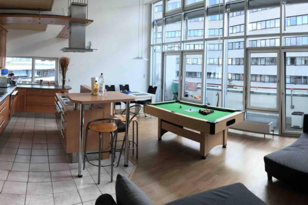 Premium Penthouse Wohnung mit Schlossblick Zentral in Heidenheim mit Tiefgarage Exterior foto