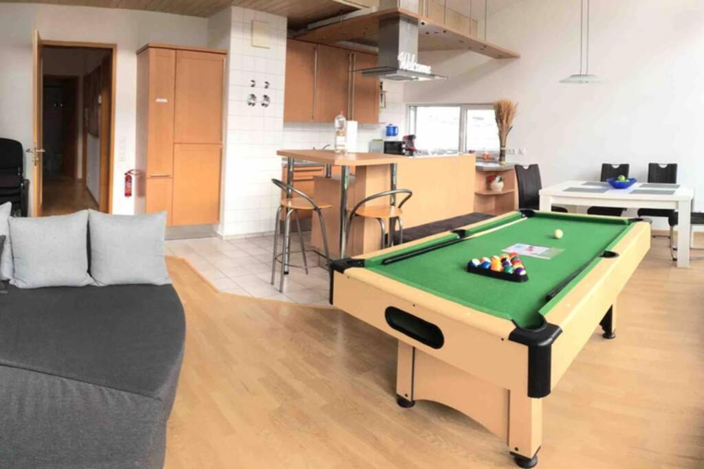 Premium Penthouse Wohnung mit Schlossblick Zentral in Heidenheim mit Tiefgarage Exterior foto